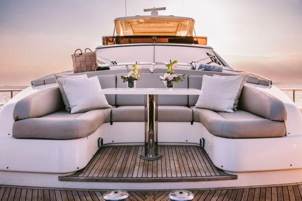 2010 Ferretti Yachts 82 