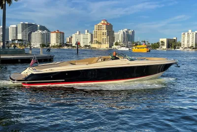 Chris-Craft Launch 32