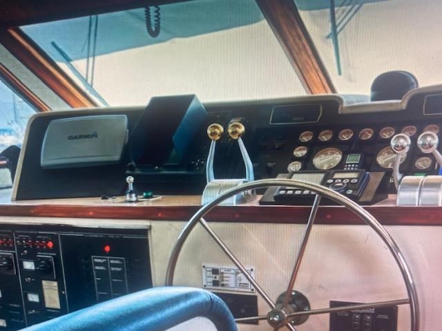 1990 Hatteras Motor Yacht 74