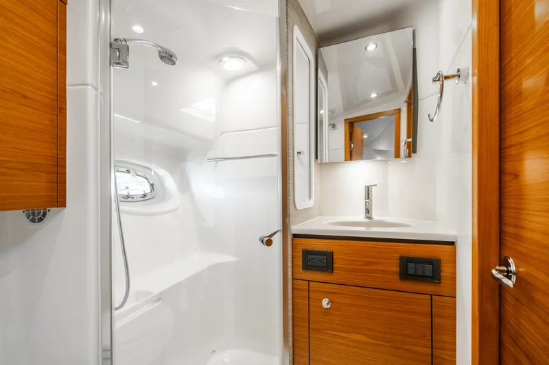 Blue Pearl Yacht Photos Pics 