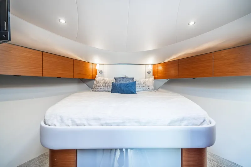 Blue Pearl Yacht Photos Pics 