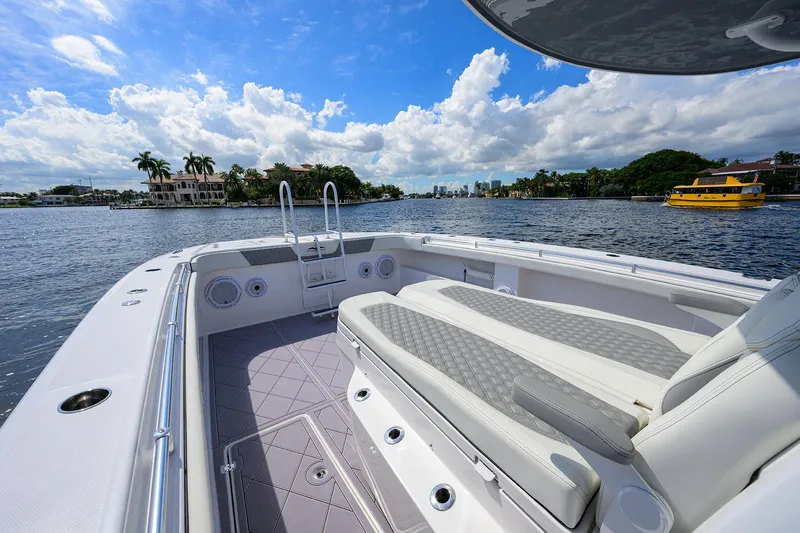 Argento II Yacht Photos Pics Invincible 46 Argento II - Exterior Bow