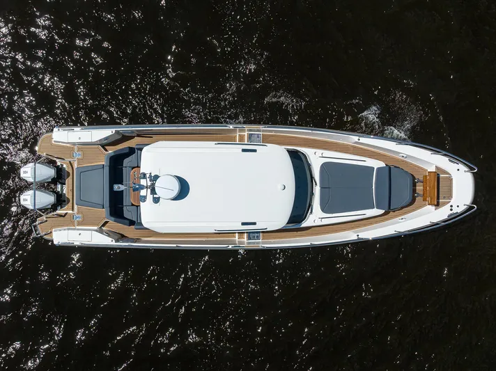 Remedy22 Yacht Photos Pics 