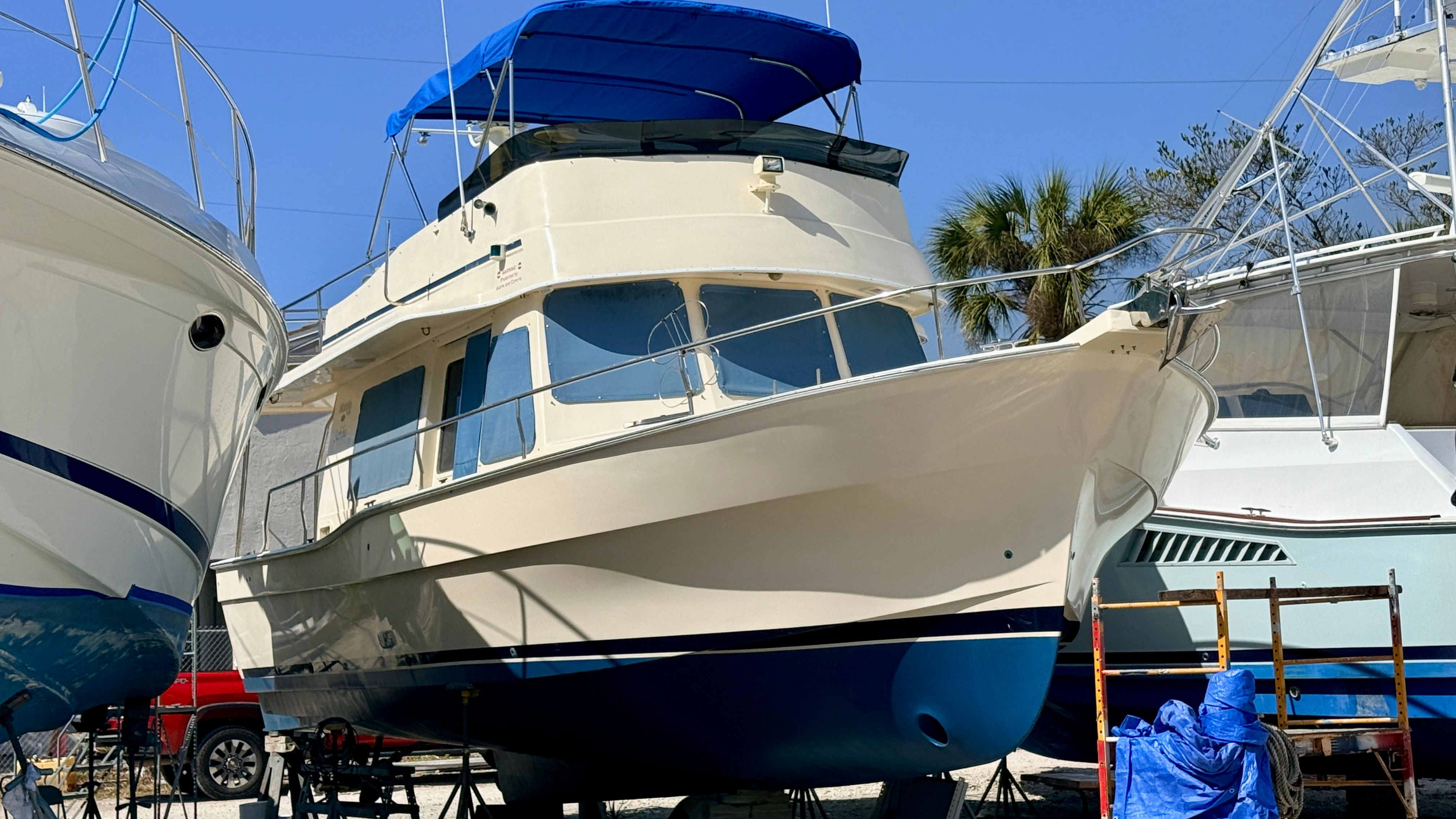 Mainship 400 Trawler