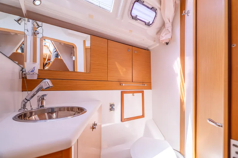 Sail La Vie Yacht Photos Pics 