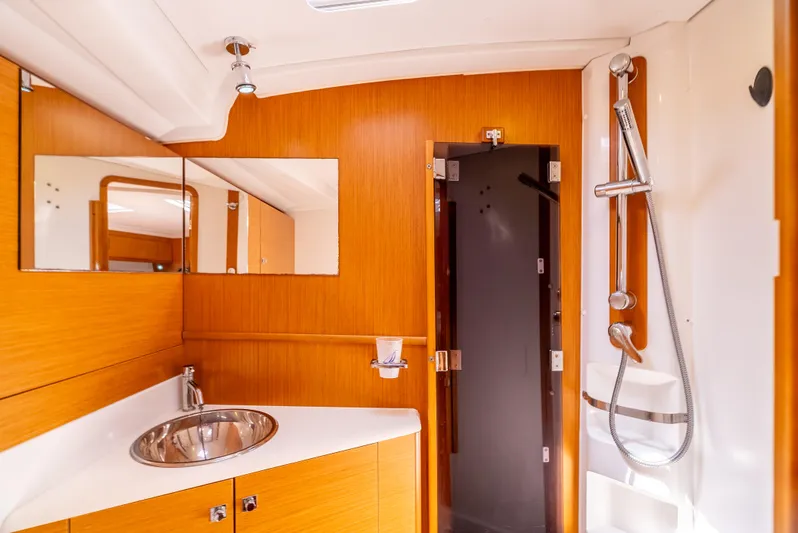 Sail La Vie Yacht Photos Pics 