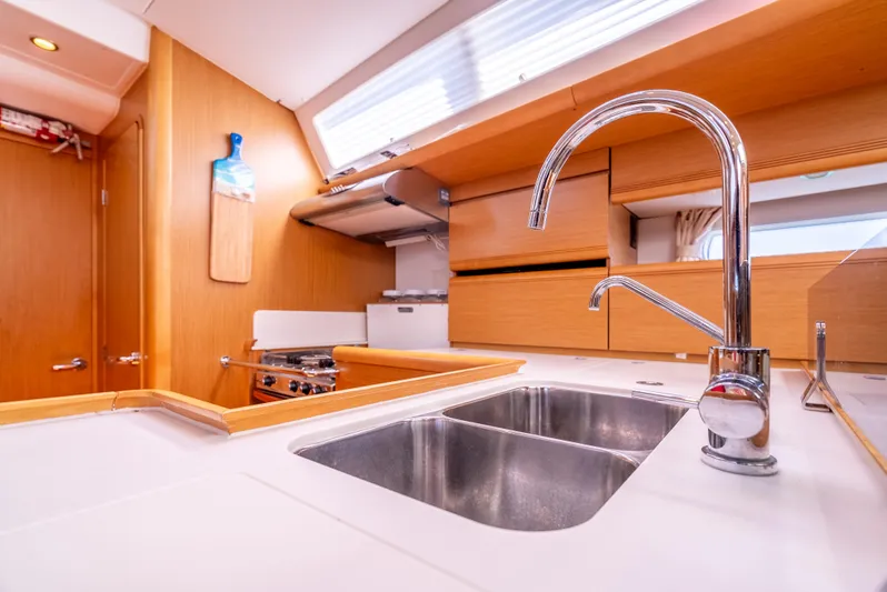 Sail La Vie Yacht Photos Pics 