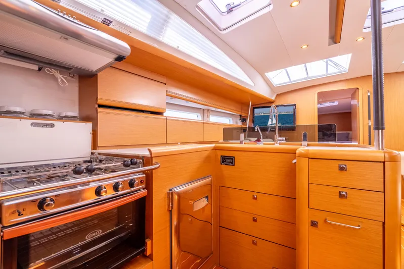 Sail La Vie Yacht Photos Pics 