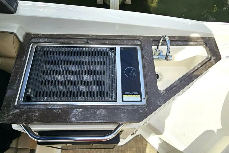 Frisky Yacht Photos Pics Outdoor grill and sink on 2018 Sea Ray SDX 290 Outboard boat.