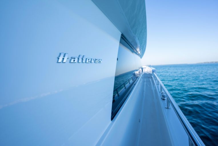 2017-75-hatteras-m75-panacea