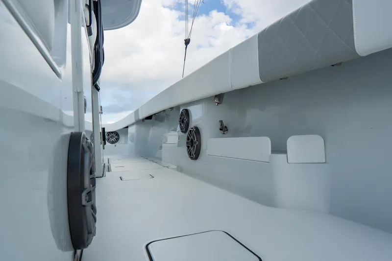  Yacht Photos Pics 2024 Freeman 38 boat interior with speakers and sleek design.