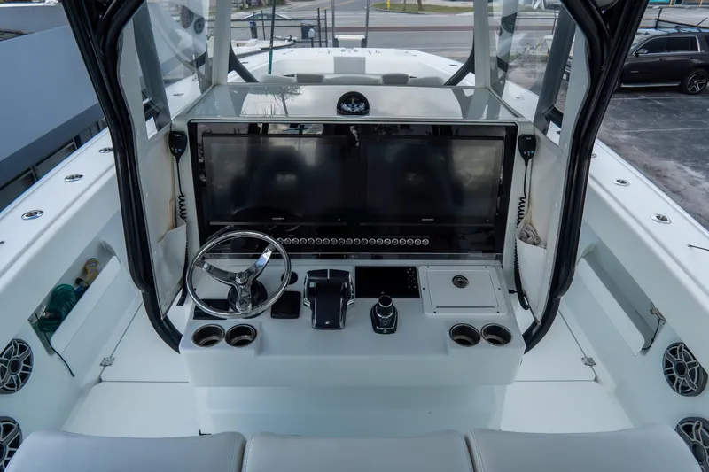  Yacht Photos Pics Freeman 38 boat cockpit, 2024 model, featuring advanced navigation and control systems.