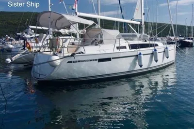 2013 Bavaria Cruiser 33