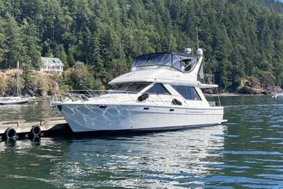 Bayliner 3988 Command Bridge Motoryacht