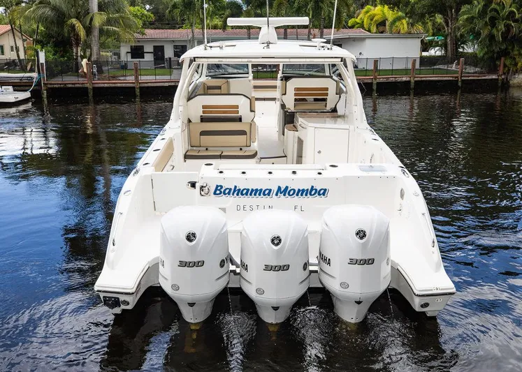 Bahama Momba Yacht Photos Pics 