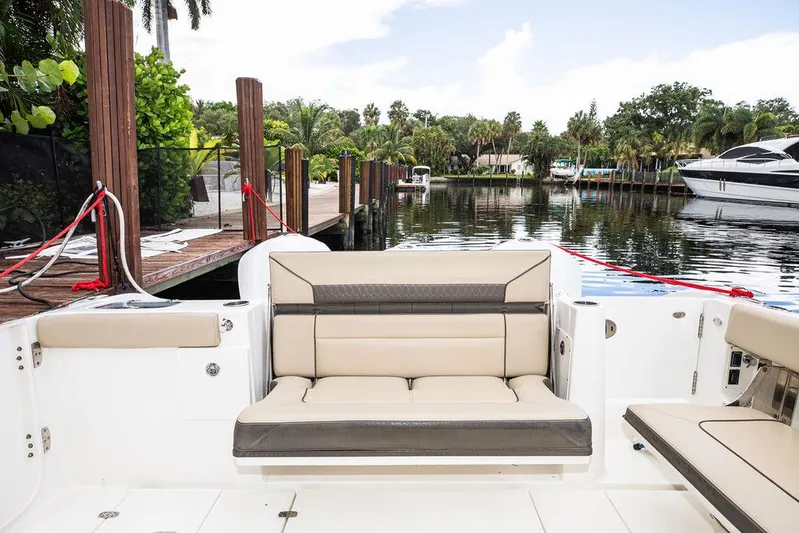 Bahama Momba Yacht Photos Pics 