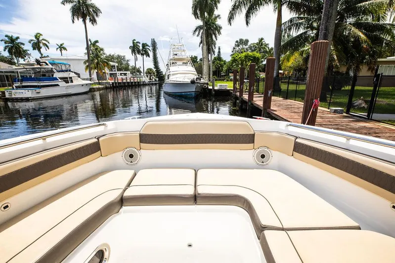 Bahama Momba Yacht Photos Pics 