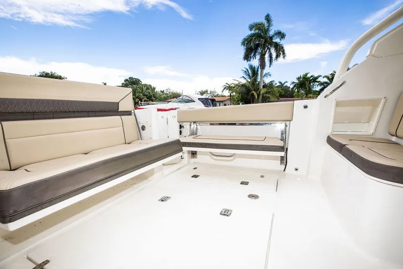 Bahama Momba Yacht Photos Pics 