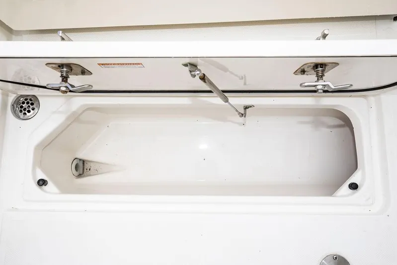 Bahama Momba Yacht Photos Pics 