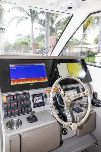 Bahama Momba Yacht Photos Pics 