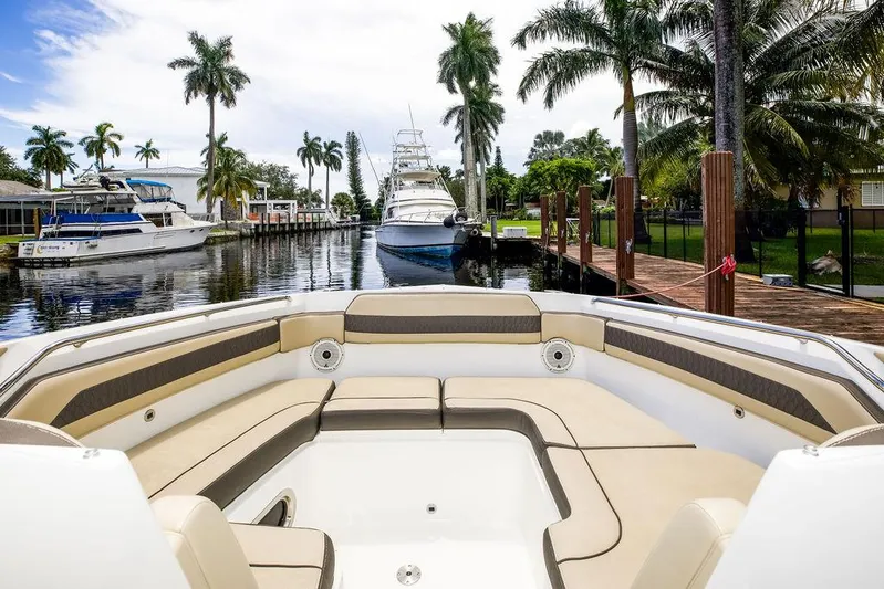 Bahama Momba Yacht Photos Pics 