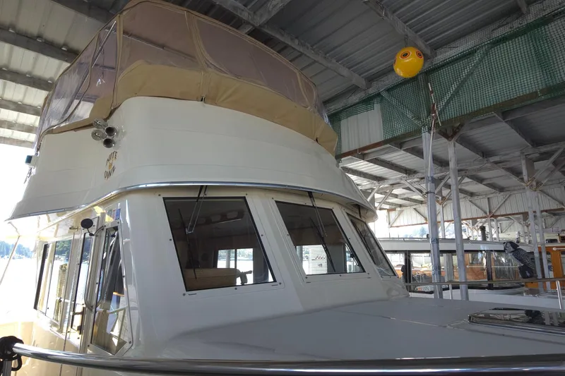 Nite Owl Yacht Photos Pics upper deck and windows