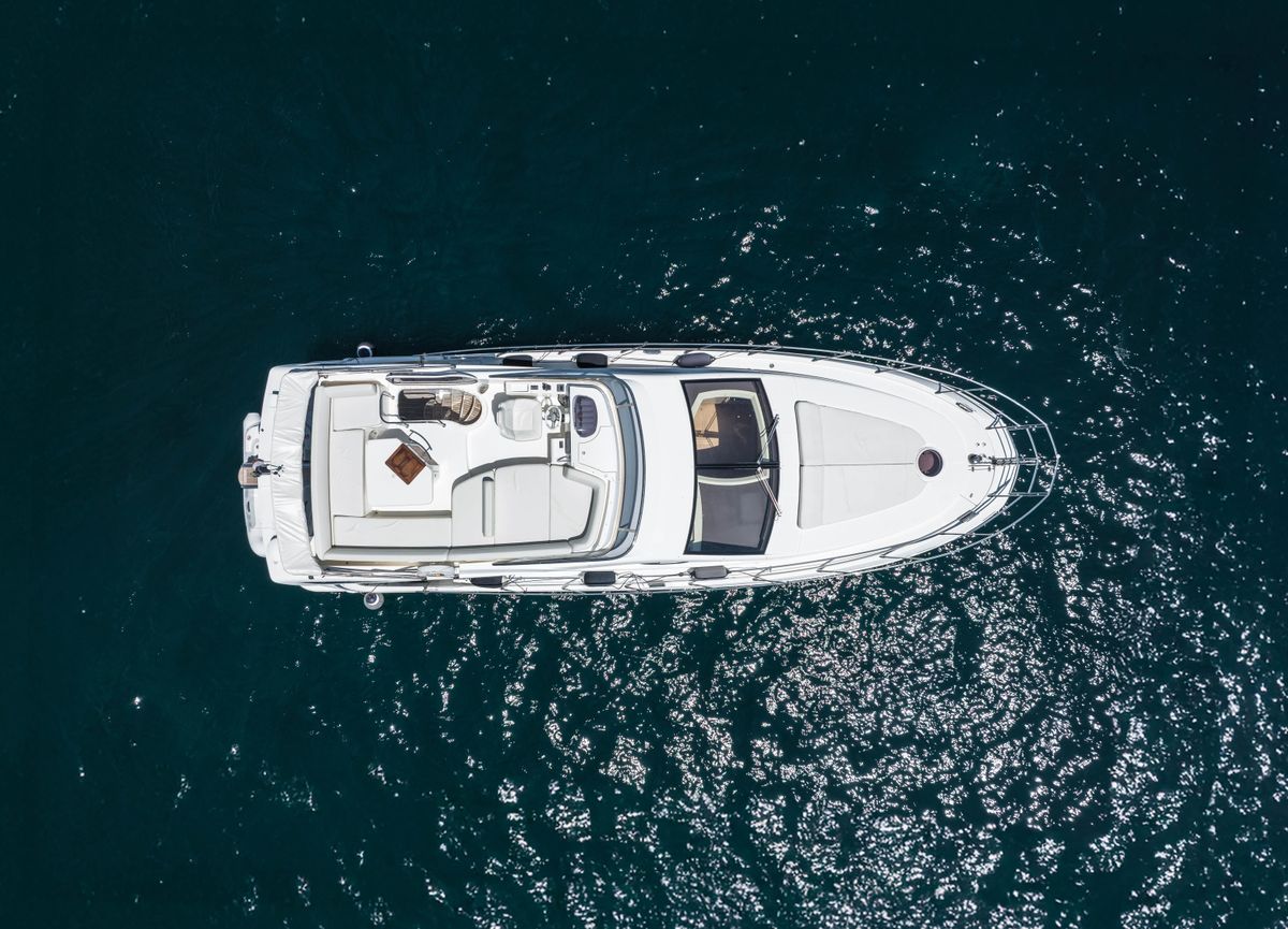 2010 Azimut 46 