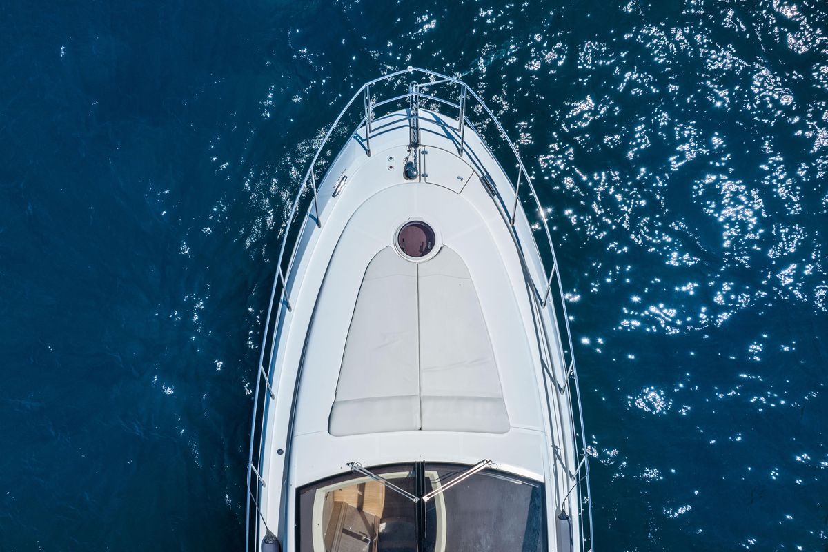 2010 Azimut 46 