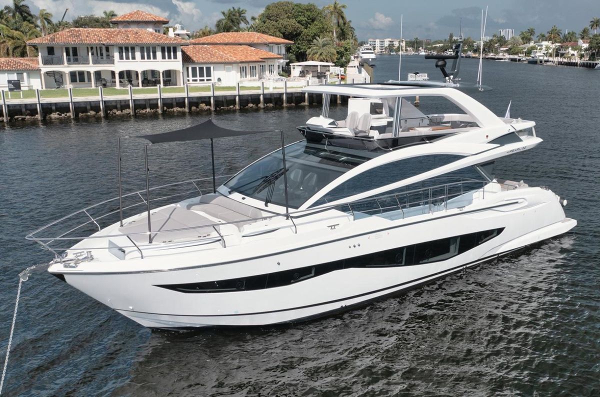 2022 Pearl 62 