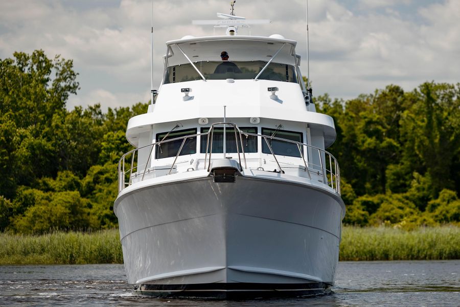 1998 Hatteras 74 Sport Deck Motor Yacht