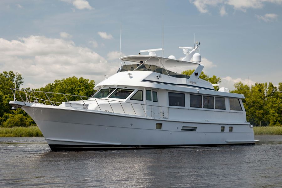 1998 Hatteras 74 Sport Deck Motor Yacht