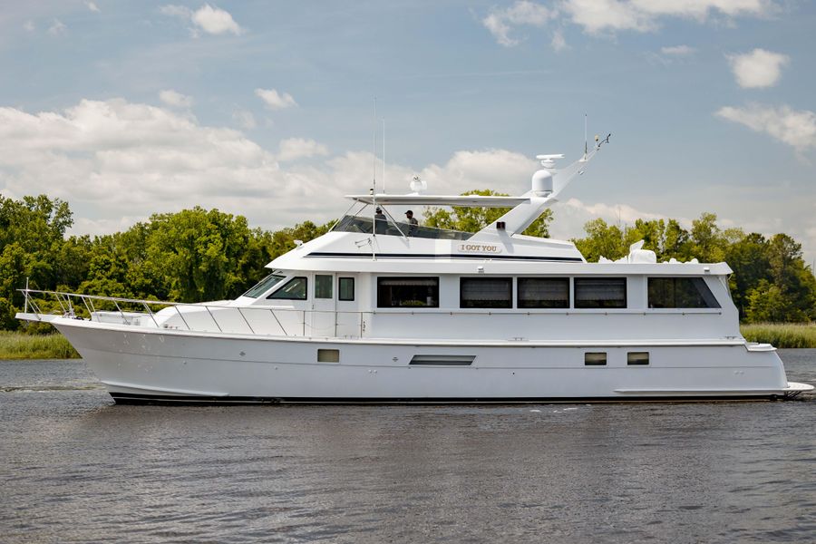 1998 Hatteras 74 Sport Deck Motor Yacht