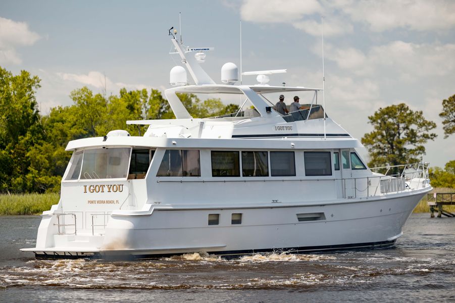 1998 Hatteras 74 Sport Deck Motor Yacht