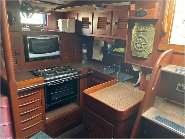 Queen Anne Yacht Photos Pics Hallberg Rassy 49