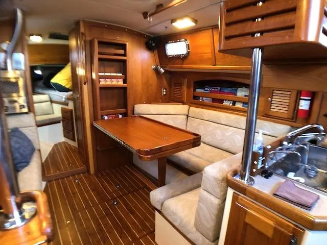  Yacht Photos Pics Main salon