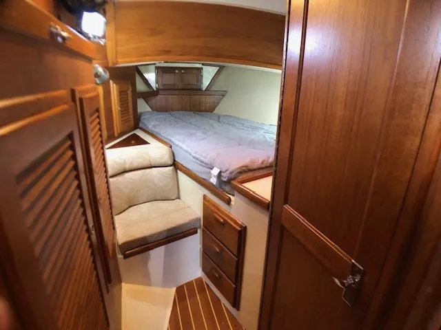  Yacht Photos Pics Forecabin Stateroom