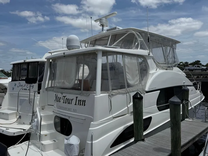 Moe-tour-inn Yacht Photos Pics 4 2004 Silverton 43 Exterior Stern 1