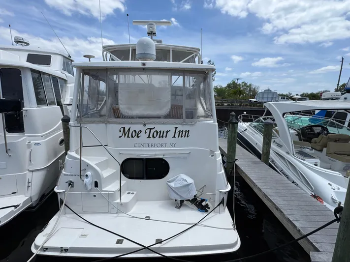 Moe-tour-inn Yacht Photos Pics 5 2004 Silverton 43 Exterior Stern
