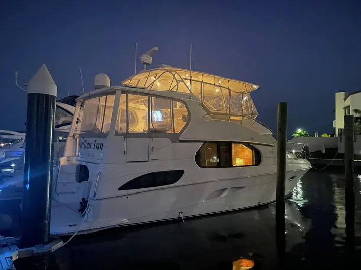 Moe-tour-inn Yacht Photos Pics 6 2004 Silverton 43 Exterior Night Lights 2