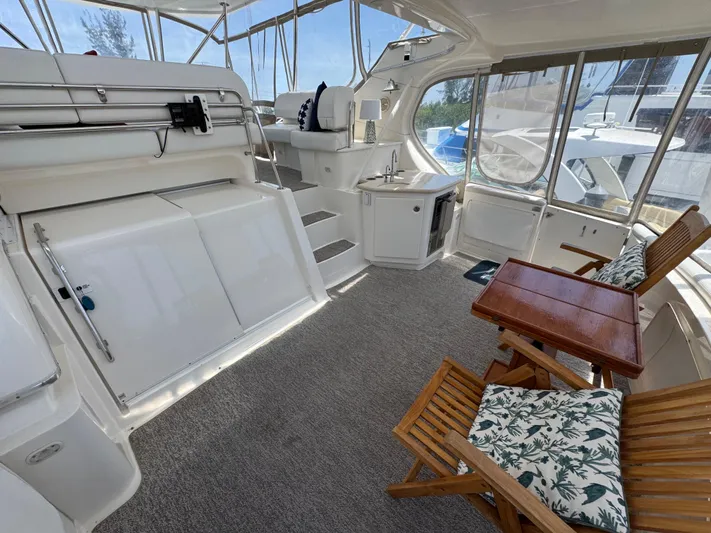 Moe-tour-inn Yacht Photos Pics 7 2004 Silverton 43 Upper deck Entrance to salon