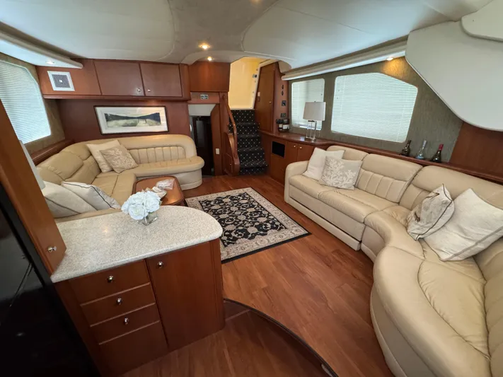 Moe-tour-inn Yacht Photos Pics 27 2004 Silverton 43 Salon_looking_aft