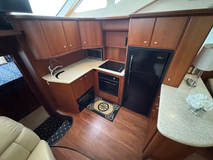 Moe-tour-inn Yacht Photos Pics 32 2004 Silverton 43 Galley