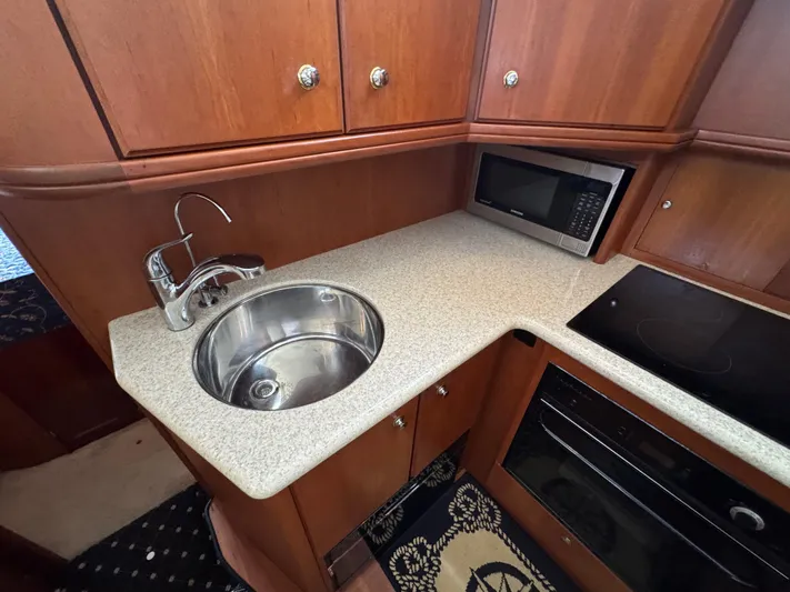 Moe-tour-inn Yacht Photos Pics 34 2004 Silverton 43 Galley