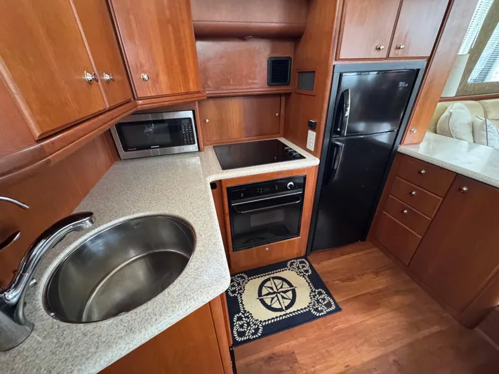 Moe-tour-inn Yacht Photos Pics 36 2004 Silverton 43 Galley