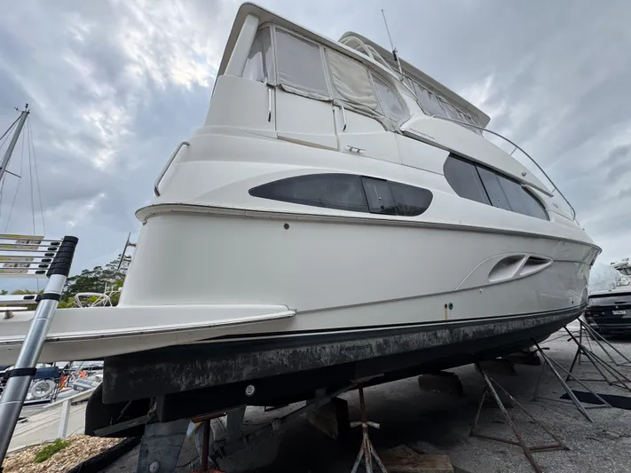 Moe-tour-inn Yacht Photos Pics 77 2004 Silverton 43 Exterior