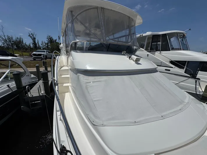 Moe-tour-inn Yacht Photos Pics 83 2004 Silverton 43 Exterior