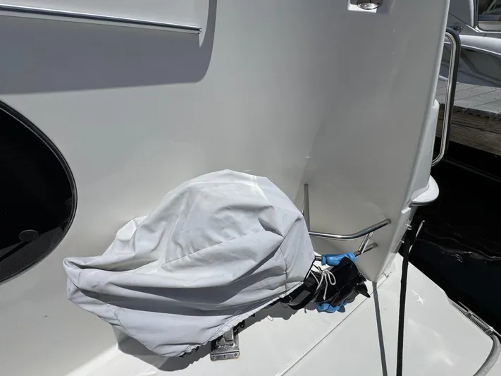 Moe-tour-inn Yacht Photos Pics 89 2004 Silverton 43 Exterior