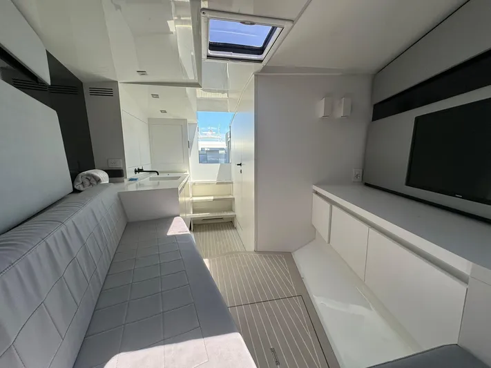 En Route Yacht Photos Pics 