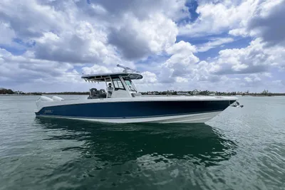 Boston Whaler 330 Outrage