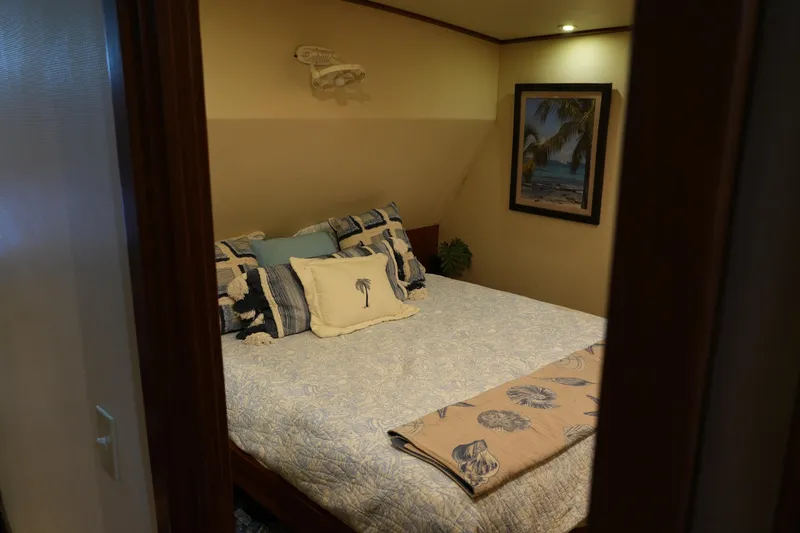 Lone Palm Yacht Photos Pics 